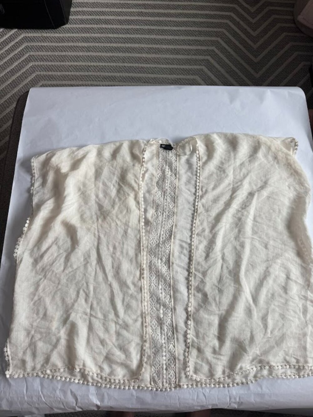 Steve Madden OSFM Cream Lace Trim Open Front Vest